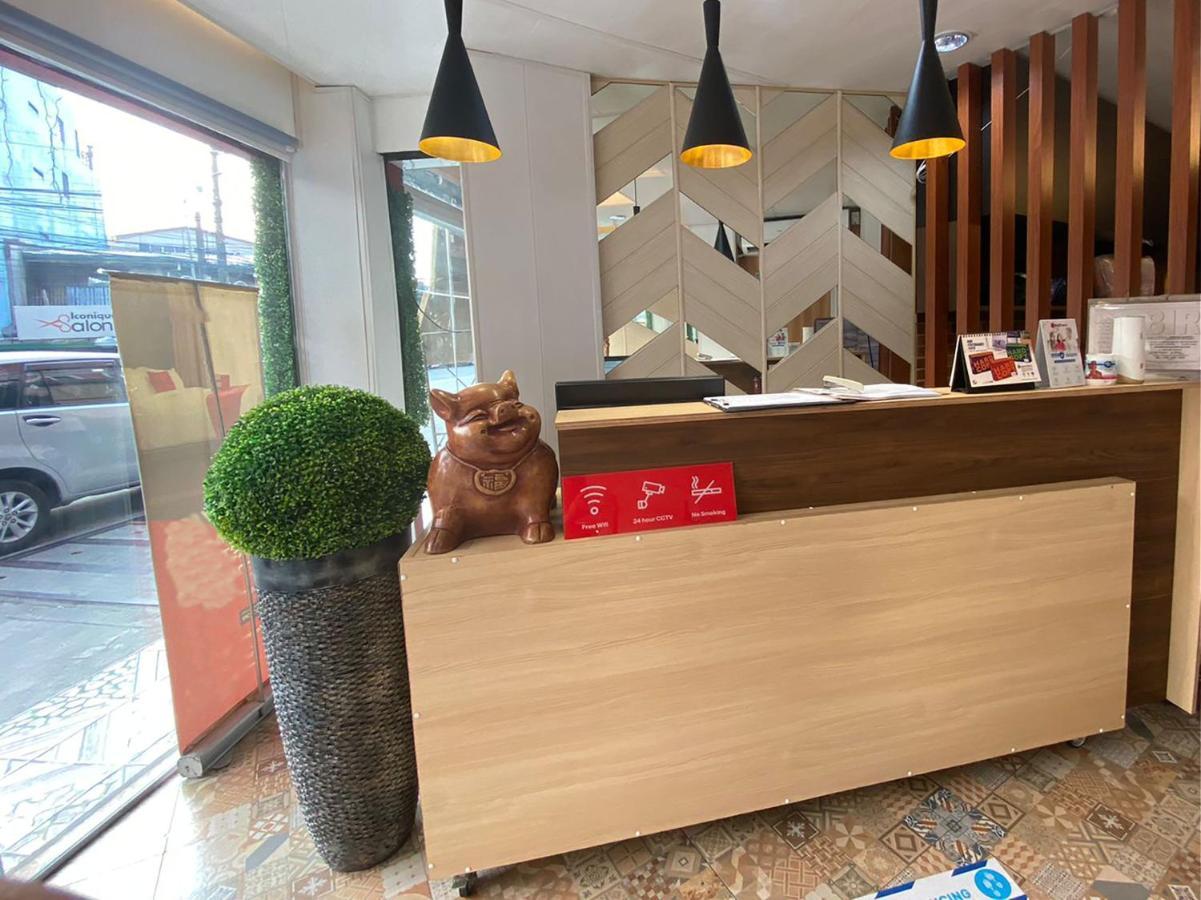 Oyo 104 Manila Venetian Hotel Екстер'єр фото