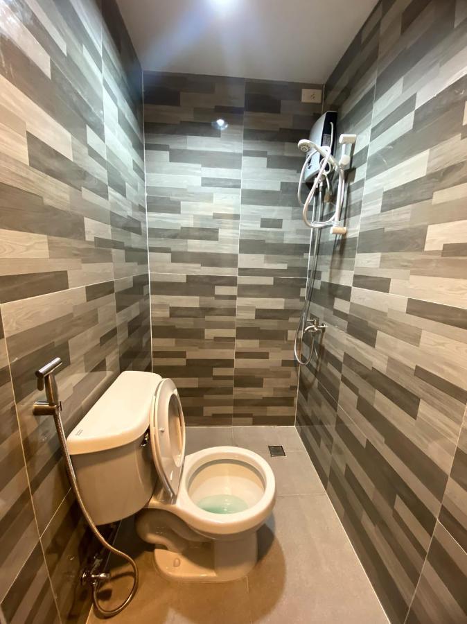 Oyo 104 Manila Venetian Hotel Екстер'єр фото