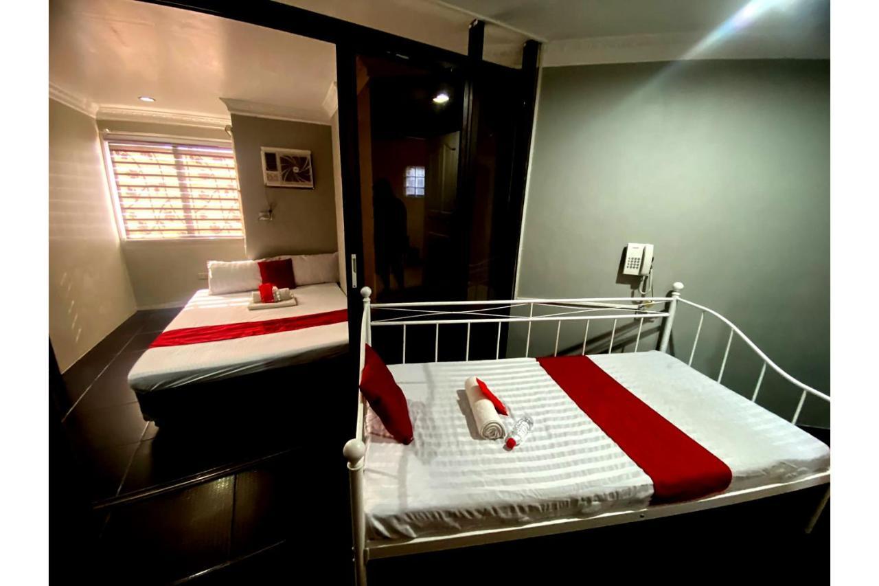 Oyo 104 Manila Venetian Hotel Екстер'єр фото